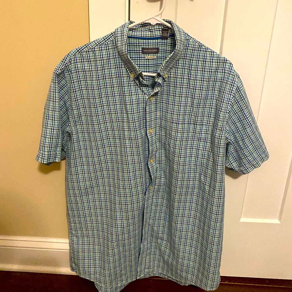 Van Huesen Plaid Short Sleeve Button Down, Large